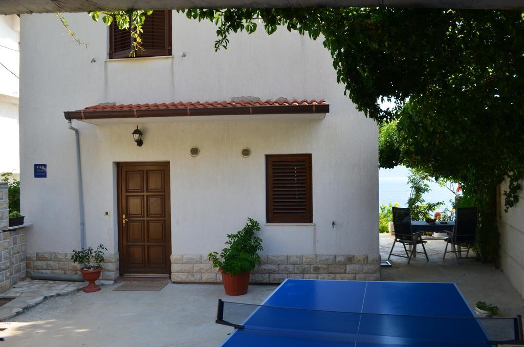Holiday Villa In Omis Exterior photo